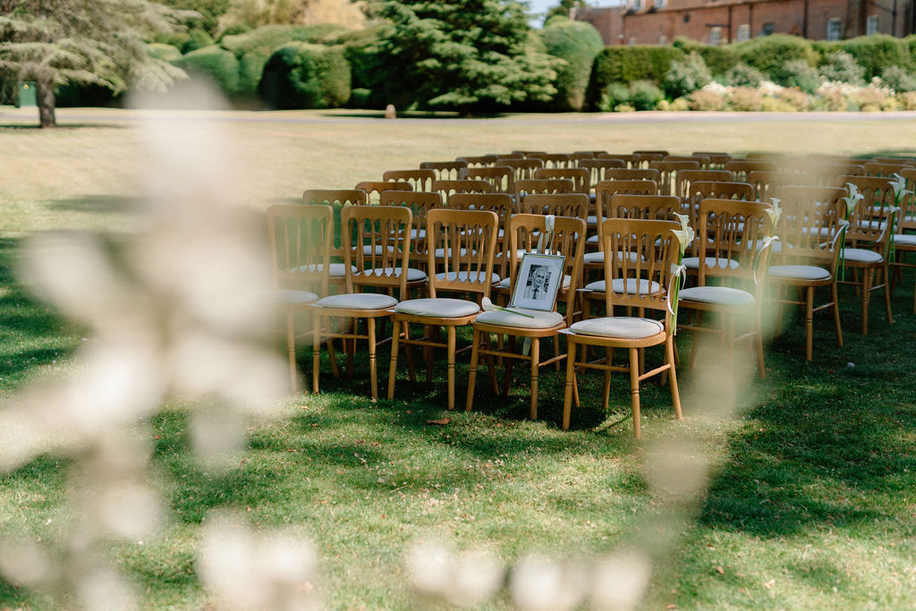 in memory chair with calla lily