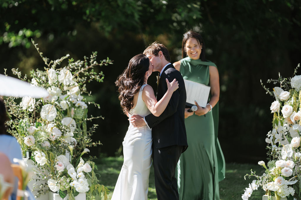 wedding ceremony, first kiss.